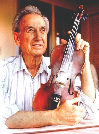 One of the most accomplished and adventurous old-time fiddlers in the country, Ralph Blizard was also an encouraging teacher and a tireless advocate for traditional music. By the time he was 14 years old, Ralph was fiddling. He formed his first band, the Southern Ramblers, in 1932 and began playing on local radio stations. During the early to mid-1930s, old-time music gained regional and national popularity, and Ralph Blizard and the Southern Ramblers were in the thick of it, playing radio shows almost daily. After serving in WWII and starting a family in the 1950s, Ralph took time off from music. In 1982 the New Southern Ramblers was formed and he spent the next twenty years making music. In June 1987 he was appointed to the Tennessee Arts Commission and worked hard to insure that future generations would have the chance to know and love the music that has meant so much to him. He received numerous awards and honors, including the 2002 National Heritage Fellowship, for which he was immensely grateful.